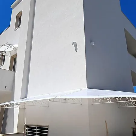 Stefania Bed & Breakfast 3*